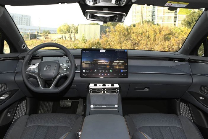 BYD Han L EV-9